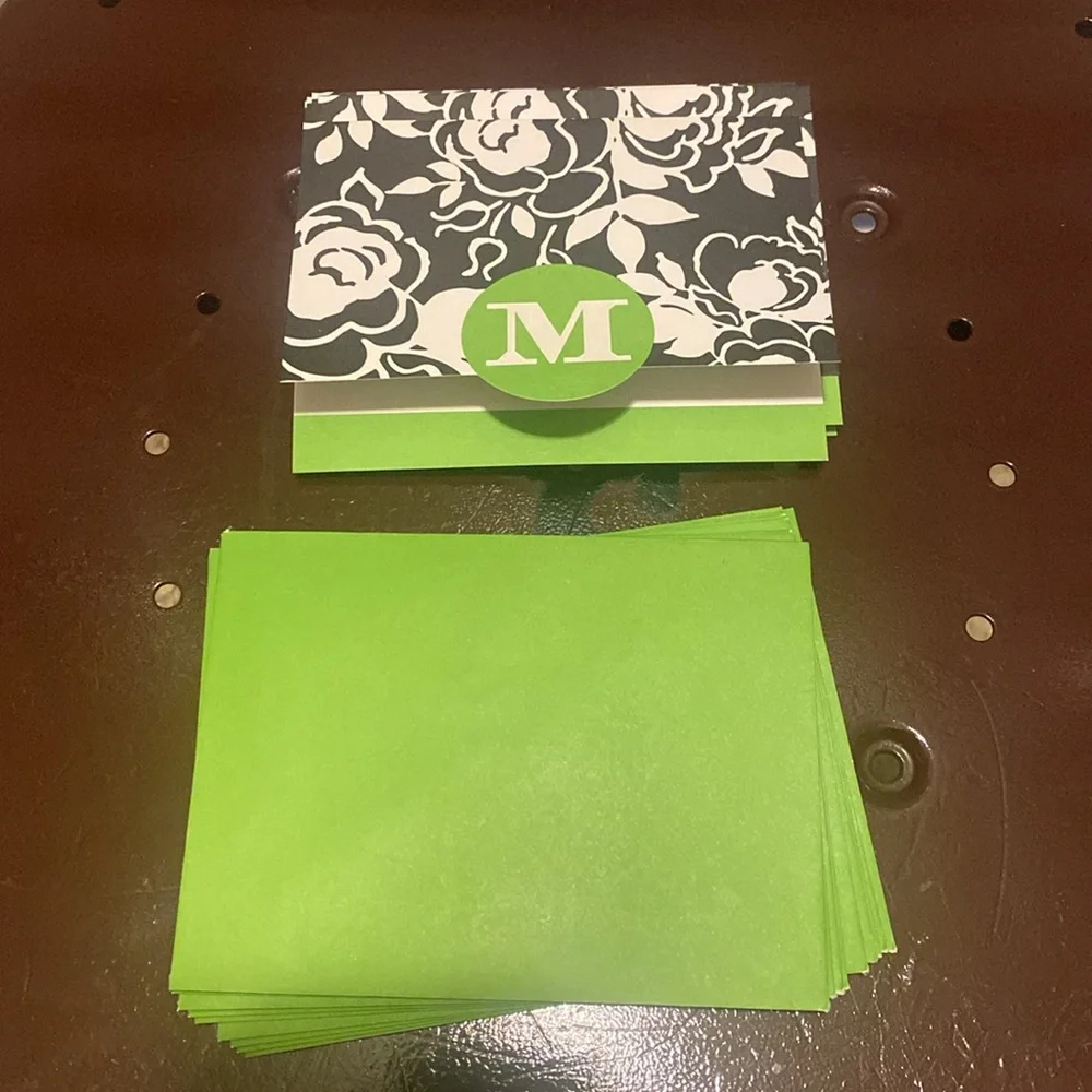 Stationery set. Unopened 80 sheet list pad, Notecards (10), Envelopes (11) - Picture 4 of 7